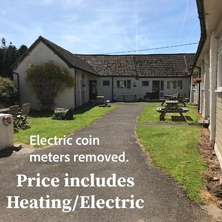 Court Farm Holiday Bungalows Ltd ウォチェット エクステリア 写真