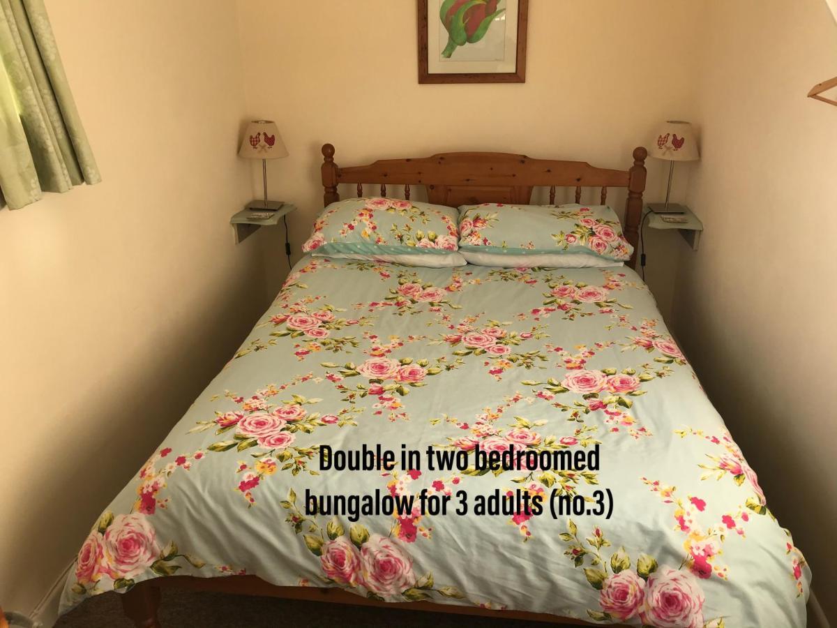 Court Farm Holiday Bungalows Ltd ウォチェット エクステリア 写真