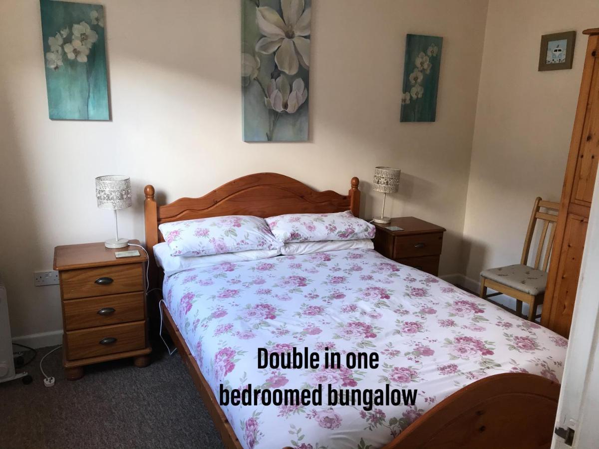 Court Farm Holiday Bungalows Ltd ウォチェット エクステリア 写真