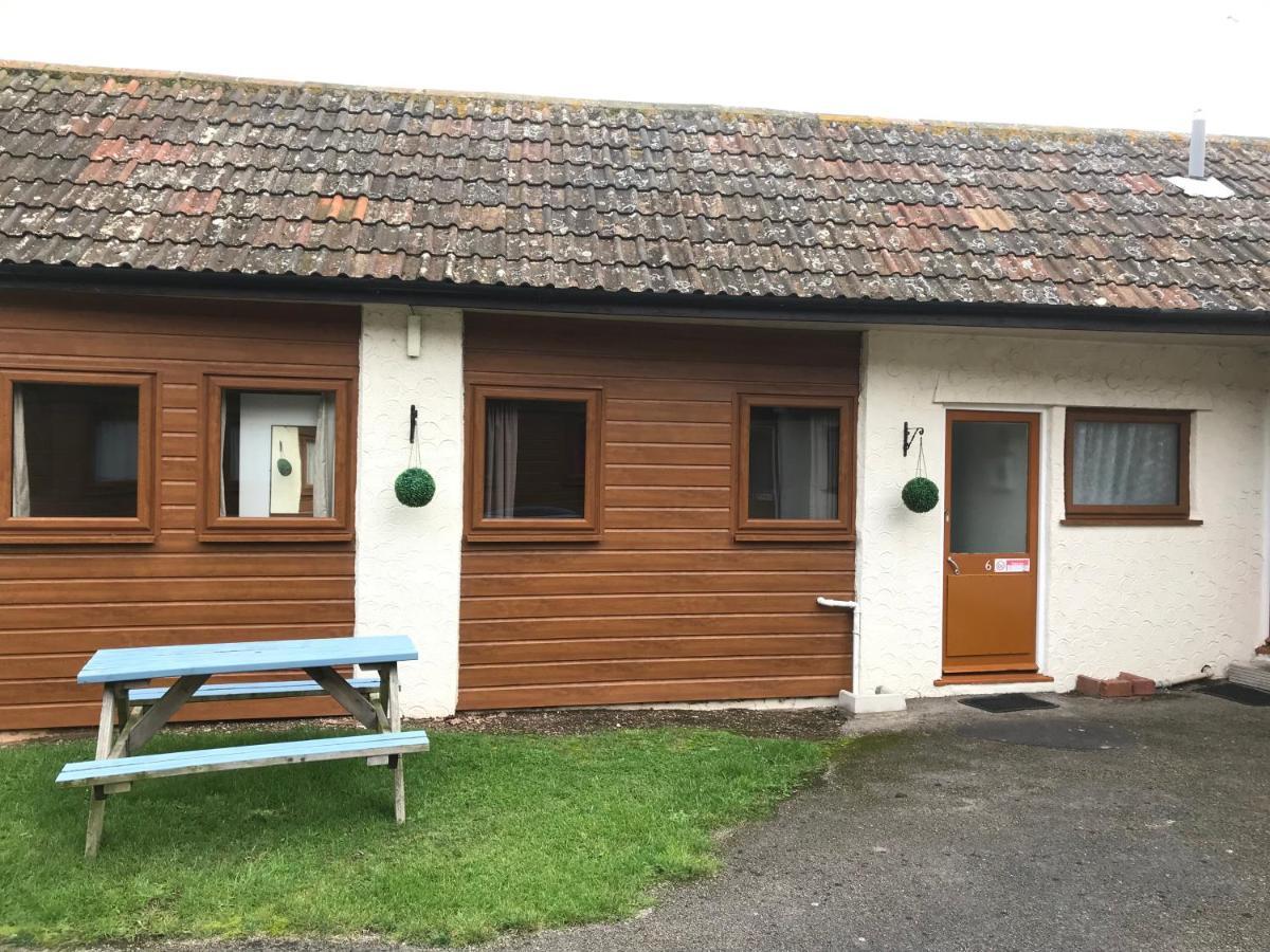 Court Farm Holiday Bungalows Ltd ウォチェット エクステリア 写真
