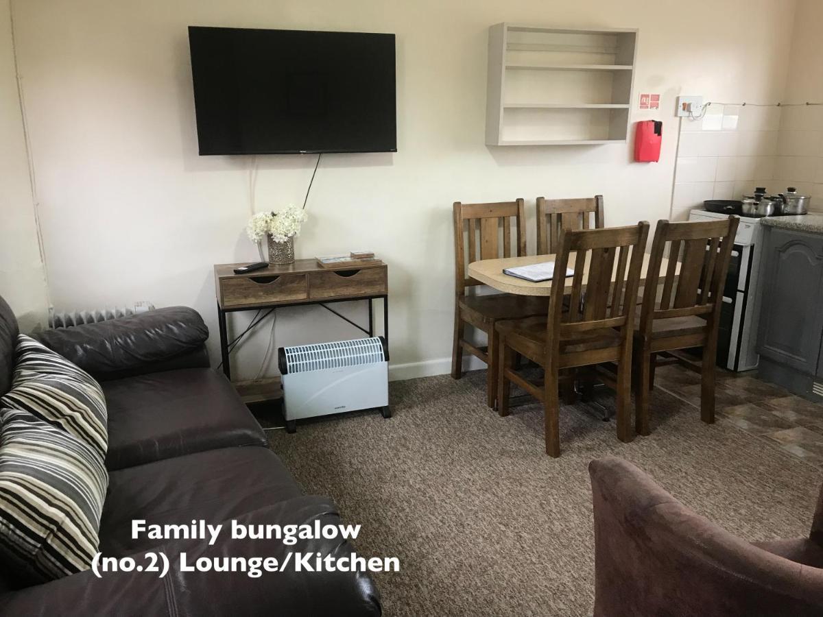 Court Farm Holiday Bungalows Ltd ウォチェット エクステリア 写真